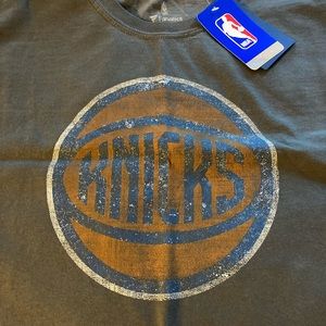 Mens XXL NY Knicks tshirt